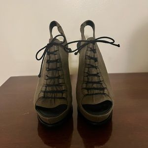Elizabeth & James Margo Lace Up Heels Army Green